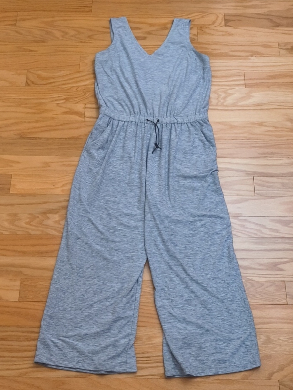 Old Navy Active Light Grey Sleeveless Jumpsuit Size L GU